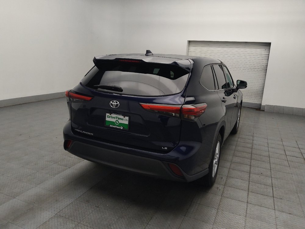 Used 2021 Toyota Highlander LE FWD image 7