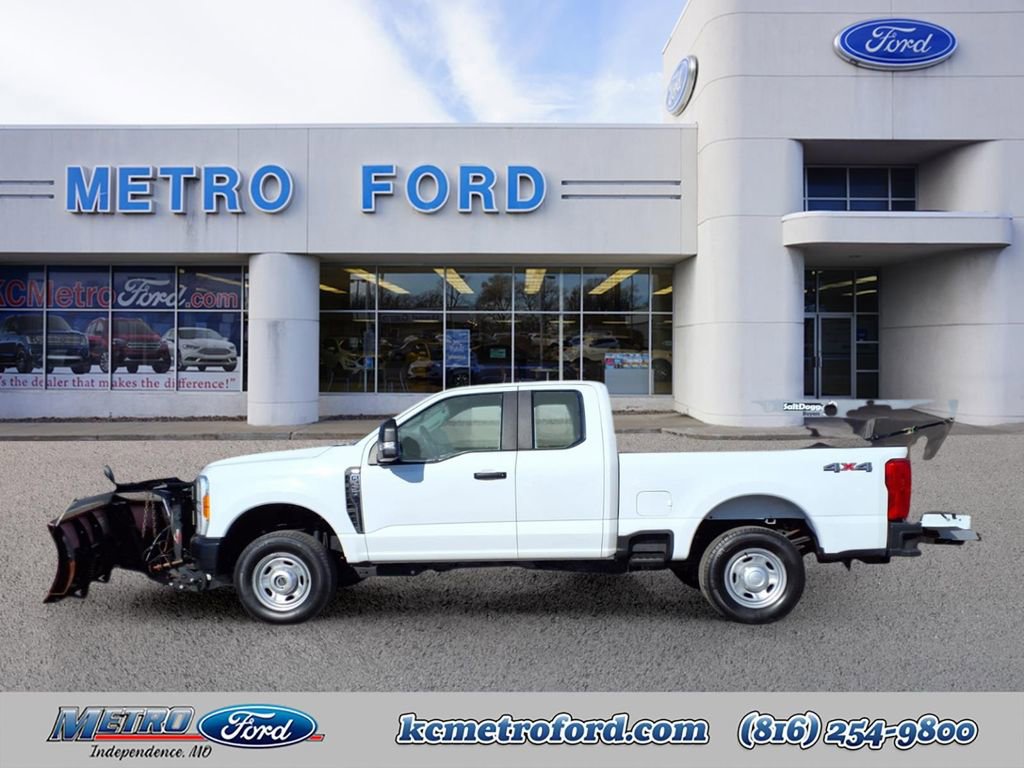 Used 2023 Ford F250 XL w/ Snow Plow/Camper Package AWD/4WD image 7