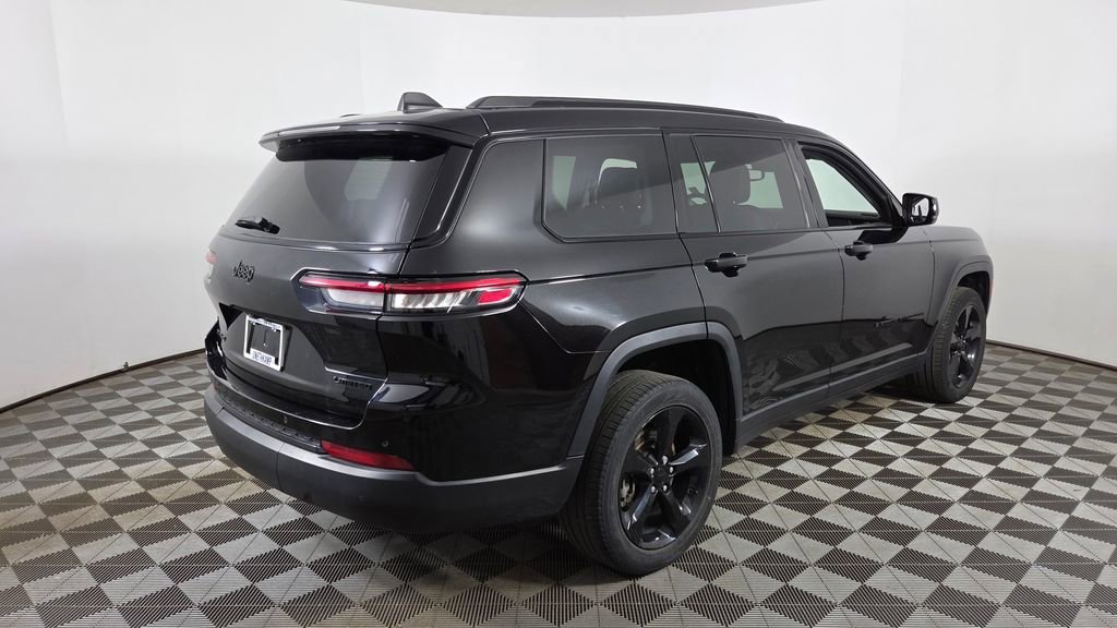 Used 2023 Jeep Grand Cherokee L Limited w/ Black Appearance Package AWD/4WD image 9