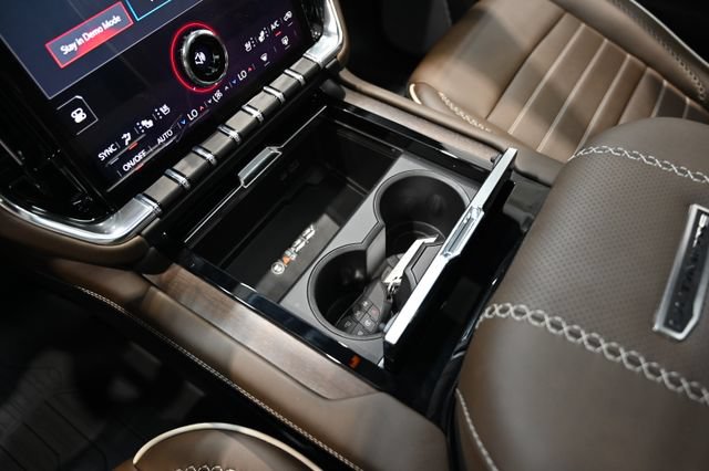 New 2026 GMC Yukon XL Denali Ultimate w/ LPO, Floor Liner Package AWD/4WD image 13