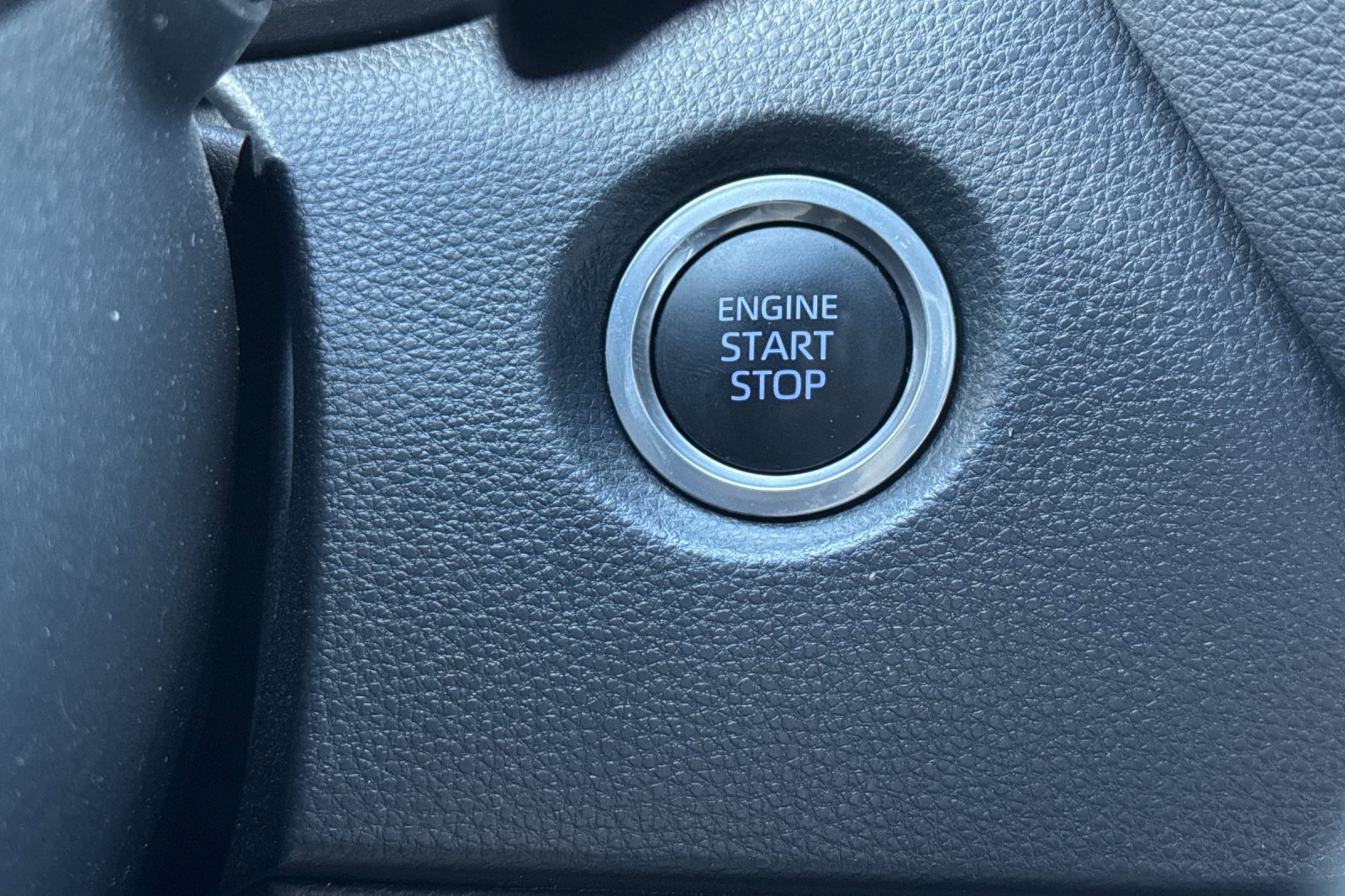 Used 2020 Toyota Corolla XSE image 26