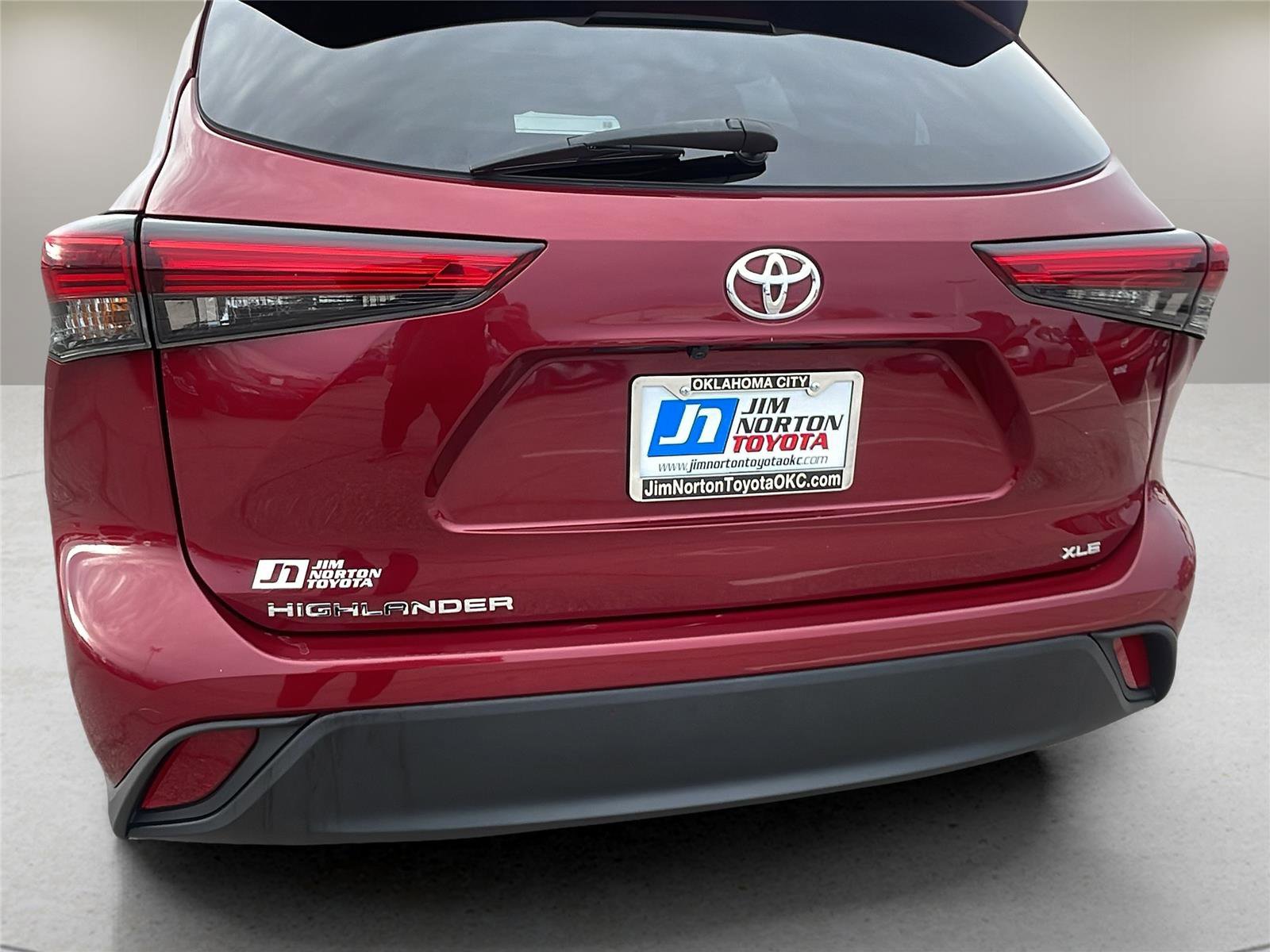 Used 2022 Toyota Highlander XLE image 12