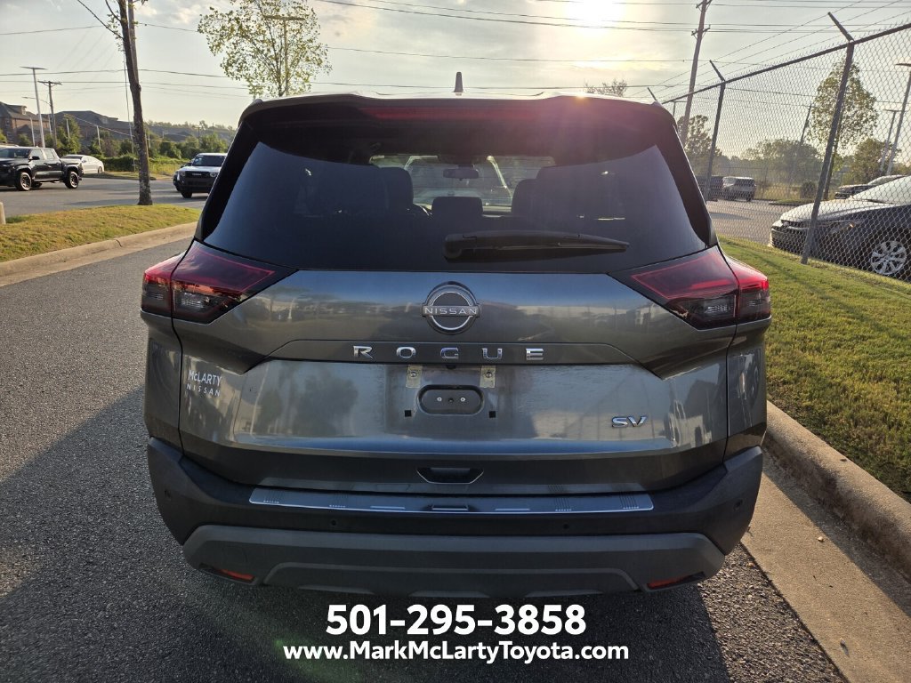 Used 2023 Nissan Rogue SV w/ SV Premium B Package FWD image 5