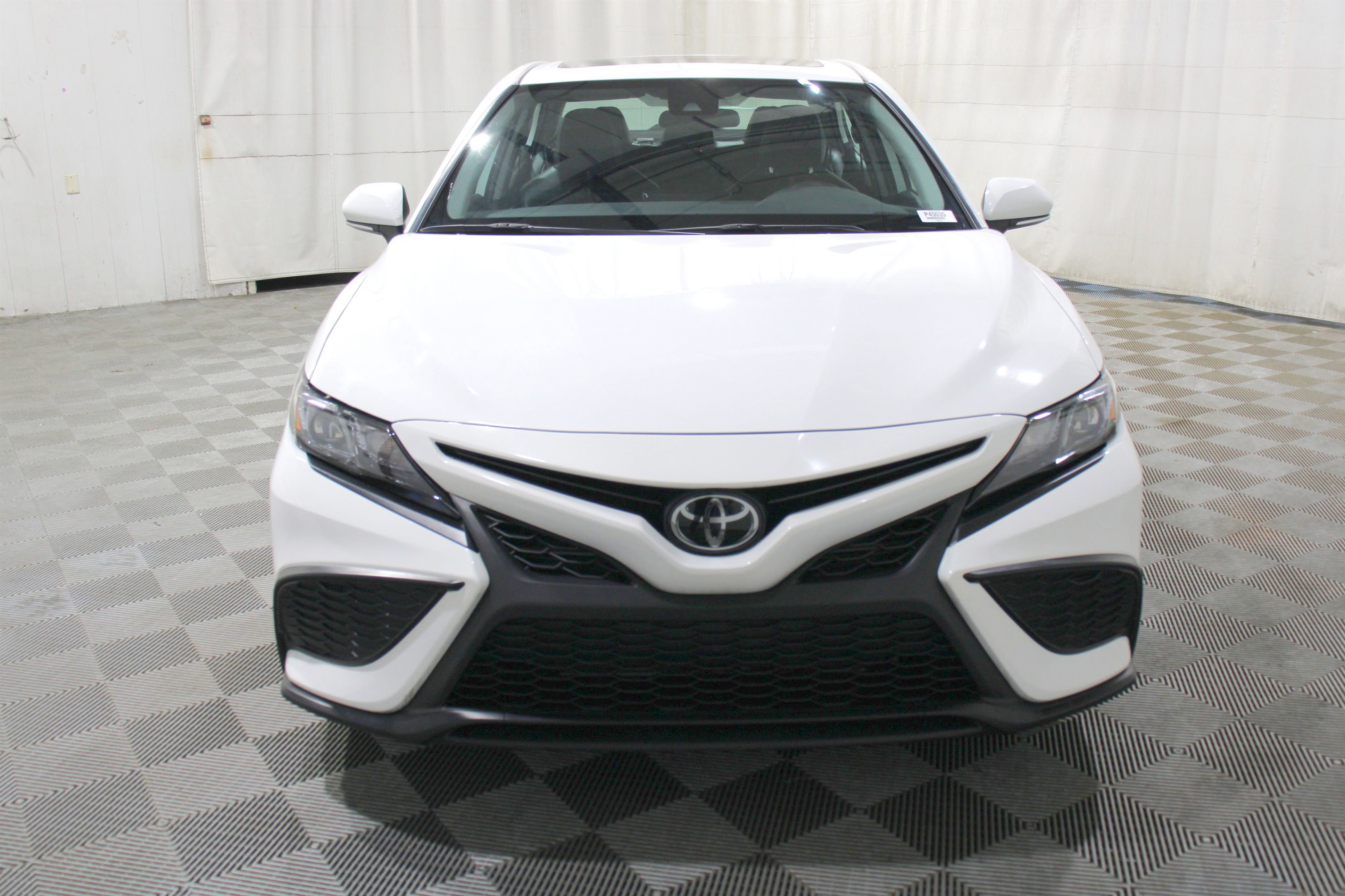 Used 2023 Toyota Camry SE image 26