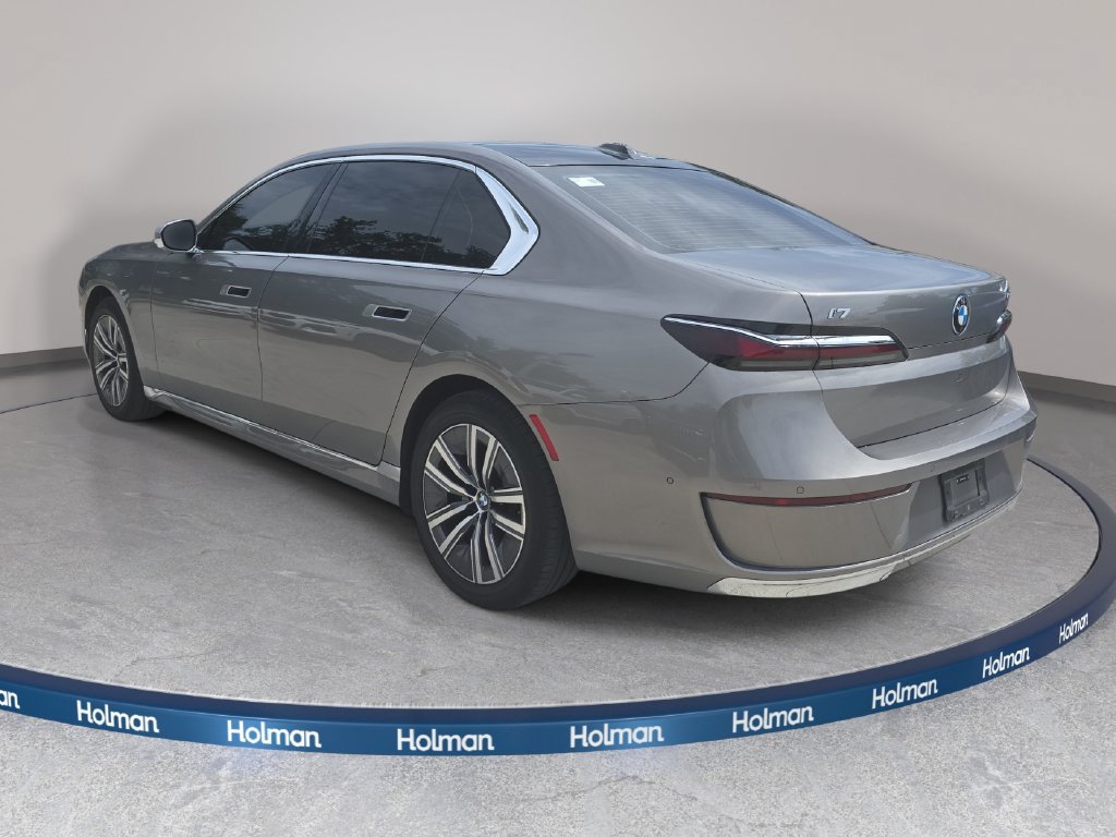 Certified 2024 BMW i7 eDrive50 w/ Premium Package RWD image 7