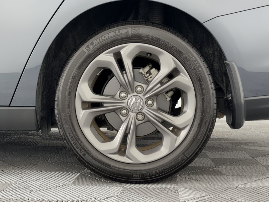 Certified 2024 Honda Accord EX image 13