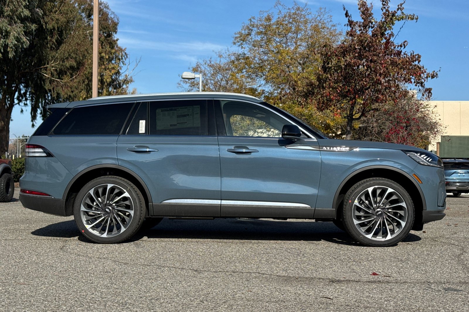 New 2026 Lincoln Aviator Reserve image 4