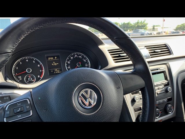 Used 2015 Volkswagen Passat 1.8T Wolfsburg Edition FWD image 9