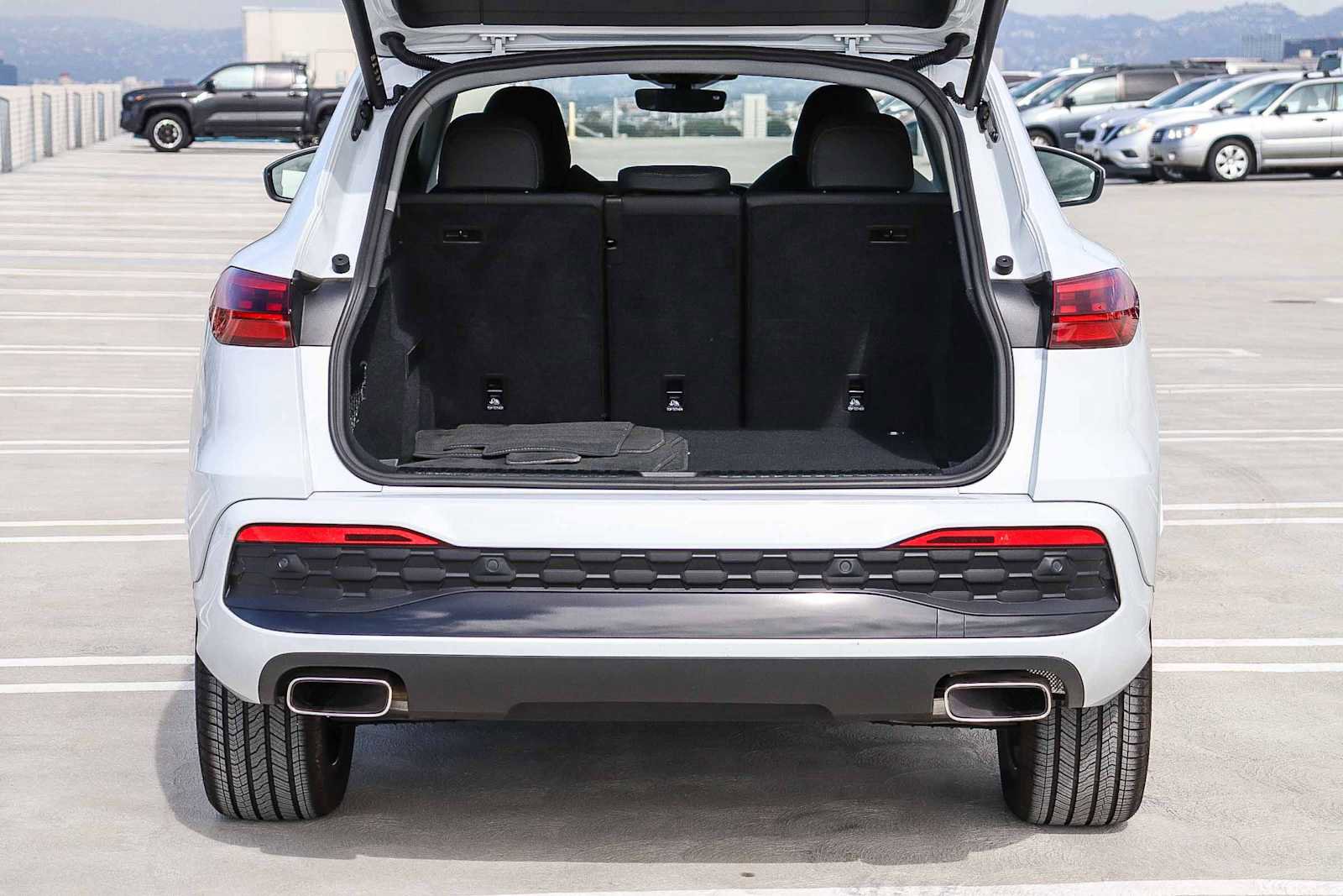 Used 2025 Audi Q5 Premium Plus w/ Premium Plus image 36