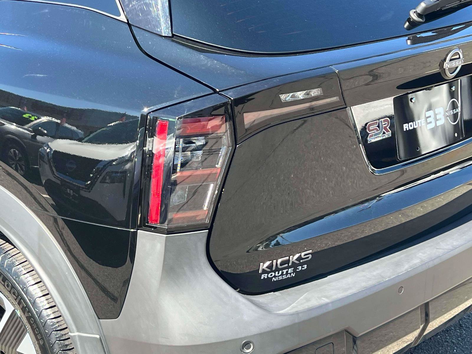 Used 2025 Nissan Kicks SV AWD/4WD image 9