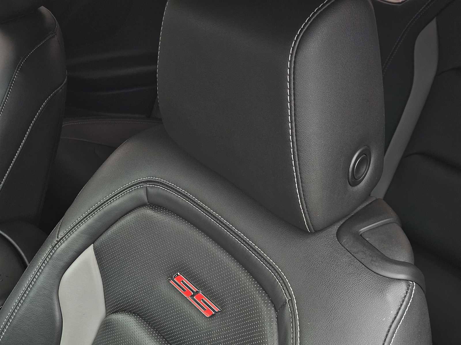 Used 2017 Chevrolet Camaro SS RWD image 14