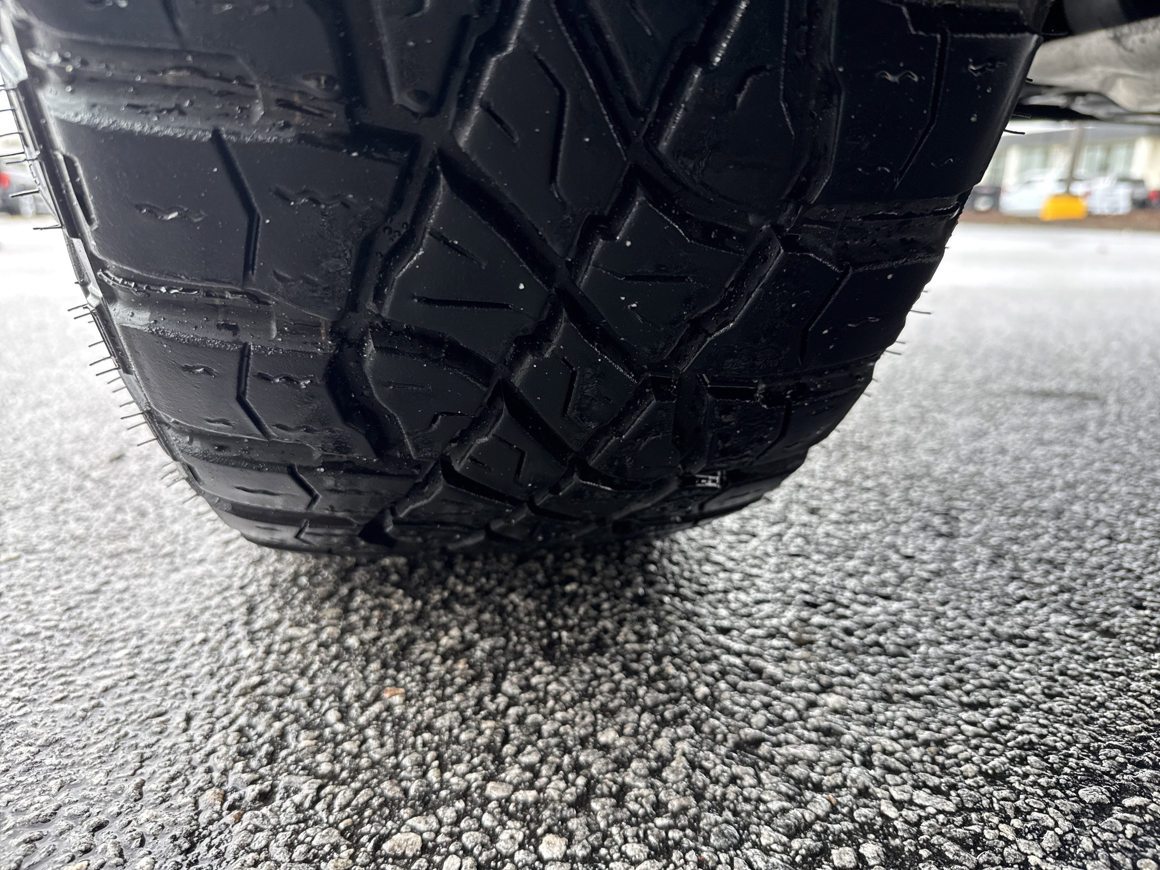 Used 2024 GMC Sierra 1500 AT4 w/ Technology Package image 12