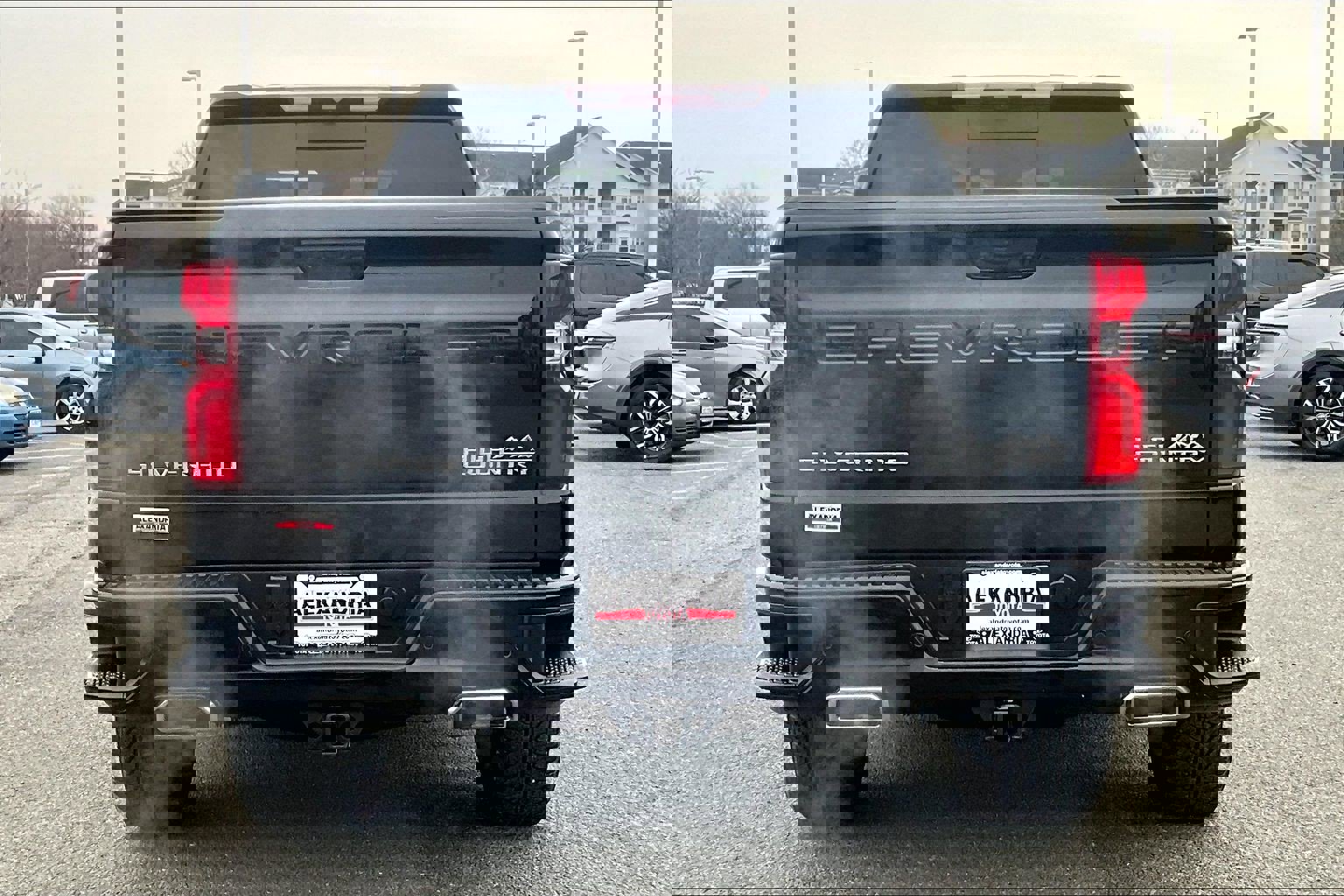 Used 2024 Chevrolet Silverado 1500 High Country w/ Z71 Off-Road Package image 4