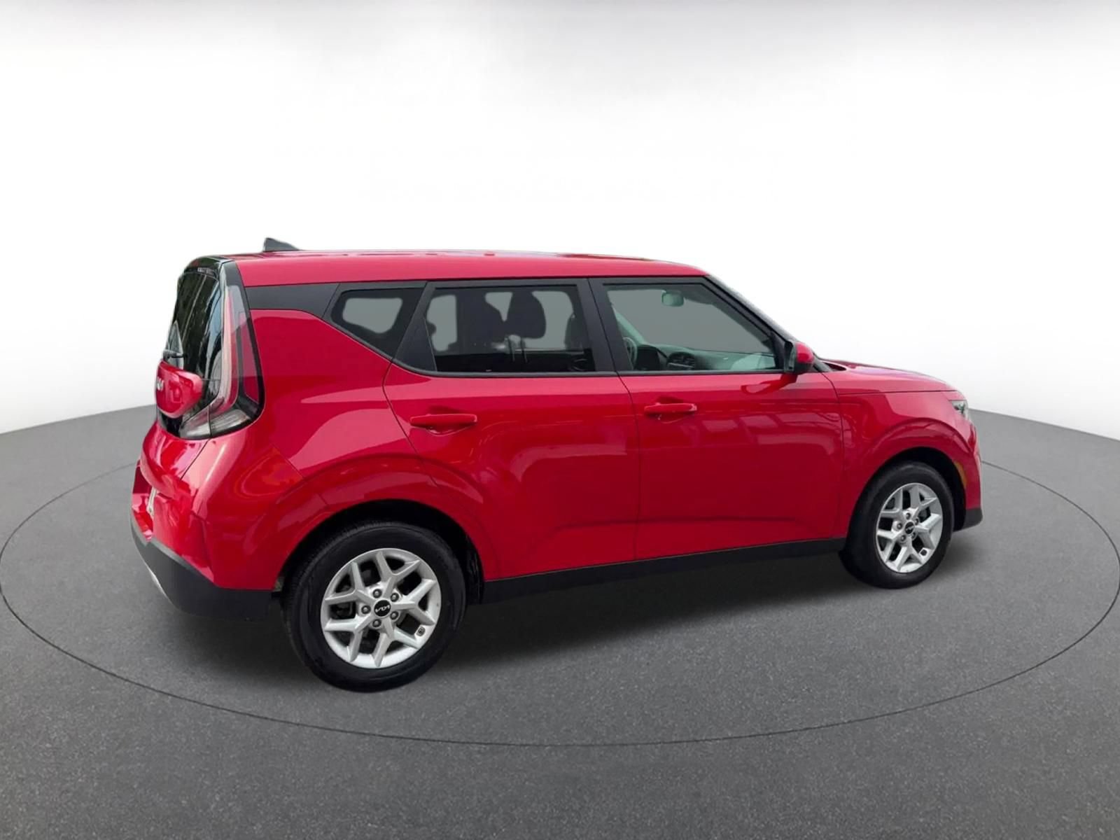Used 2025 Kia Soul LX w/ LX Technology Package FWD image 14
