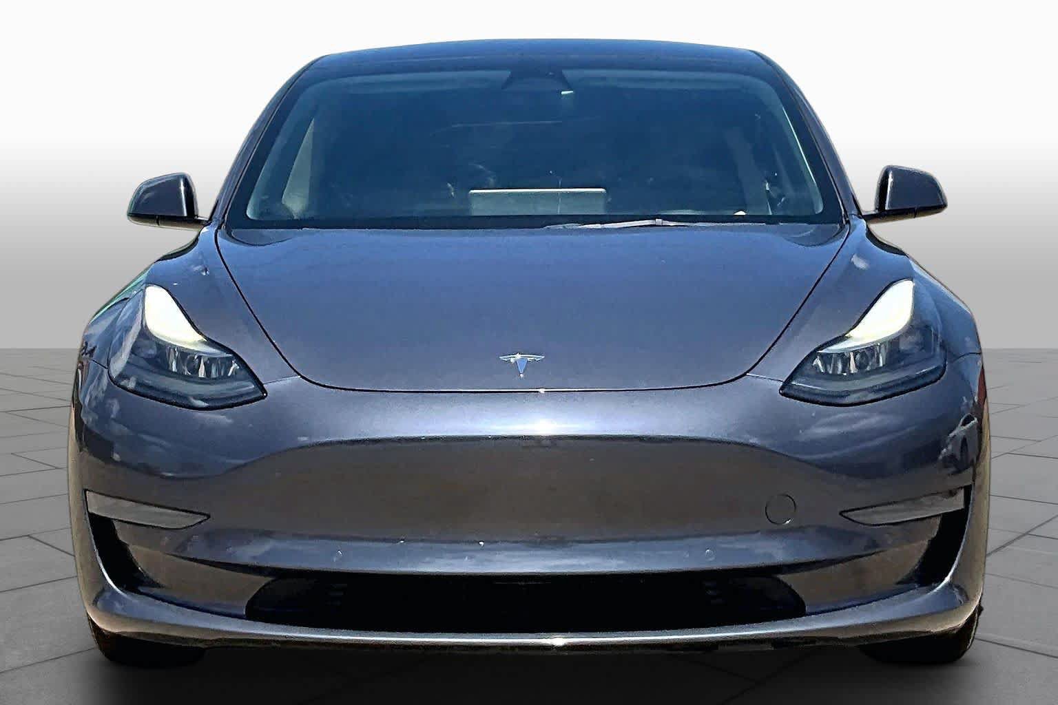 Used 2022 Tesla Model 3 Standard Range RWD image 3