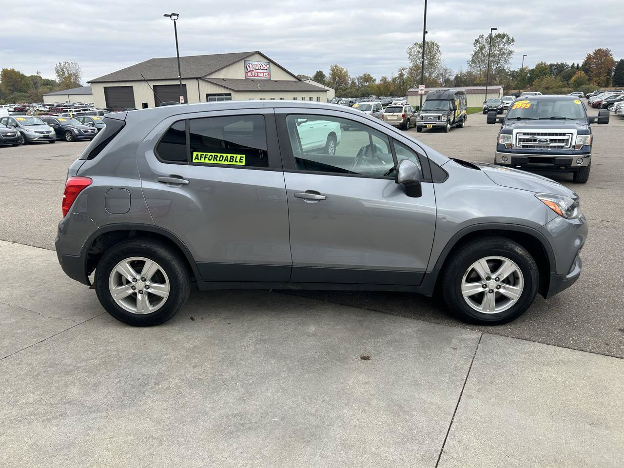 Used 2020 Chevrolet Trax LS w/ Tint and Cruise Package FWD image 4