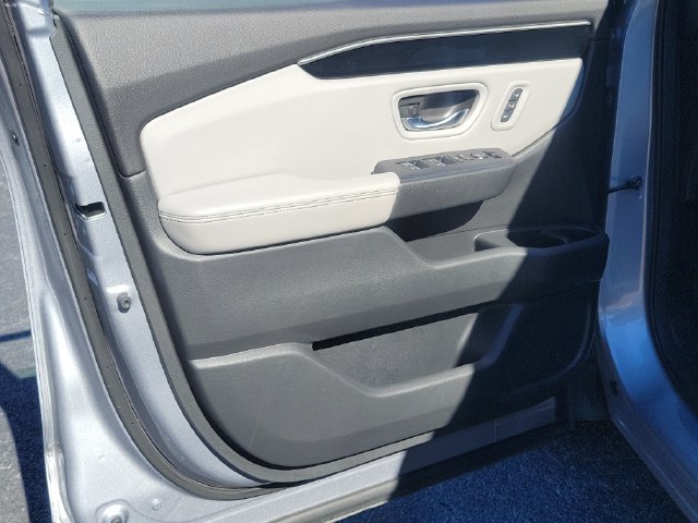 Certified 2023 Honda Pilot Touring image 20