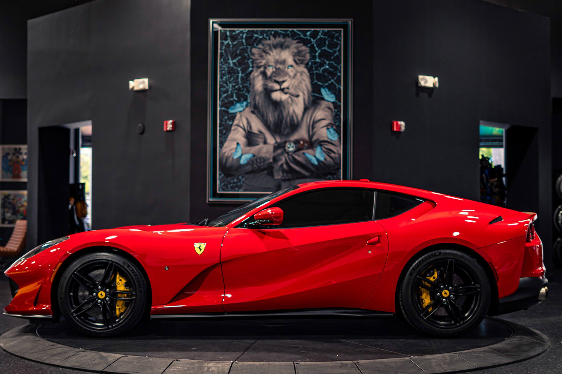 Used 2020 Ferrari 812 Superfast RWD image 19