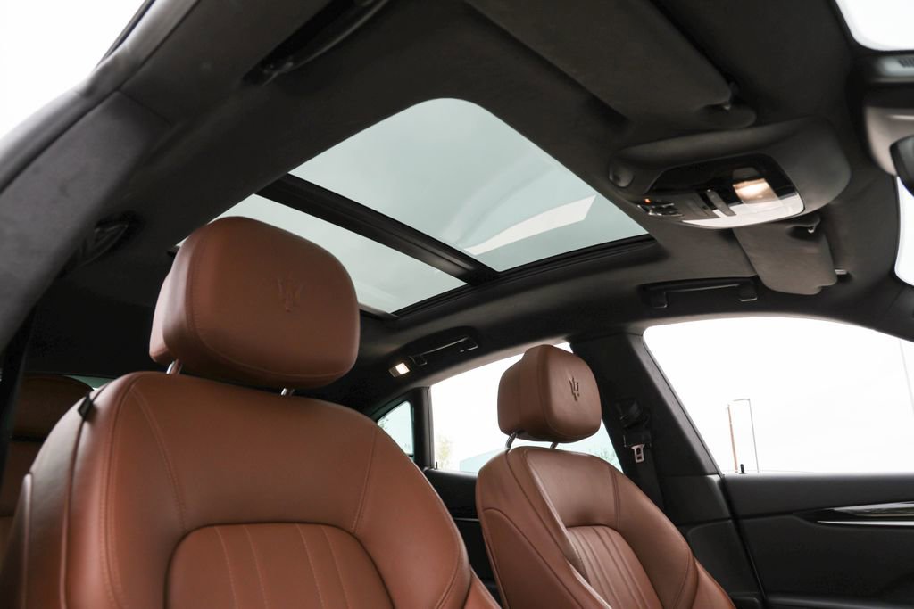 Used 2021 Maserati Levante image 23