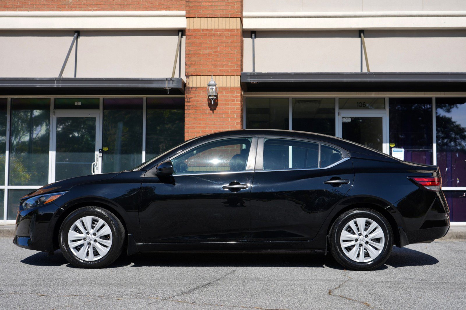 Used 2024 Nissan Sentra S FWD image 8