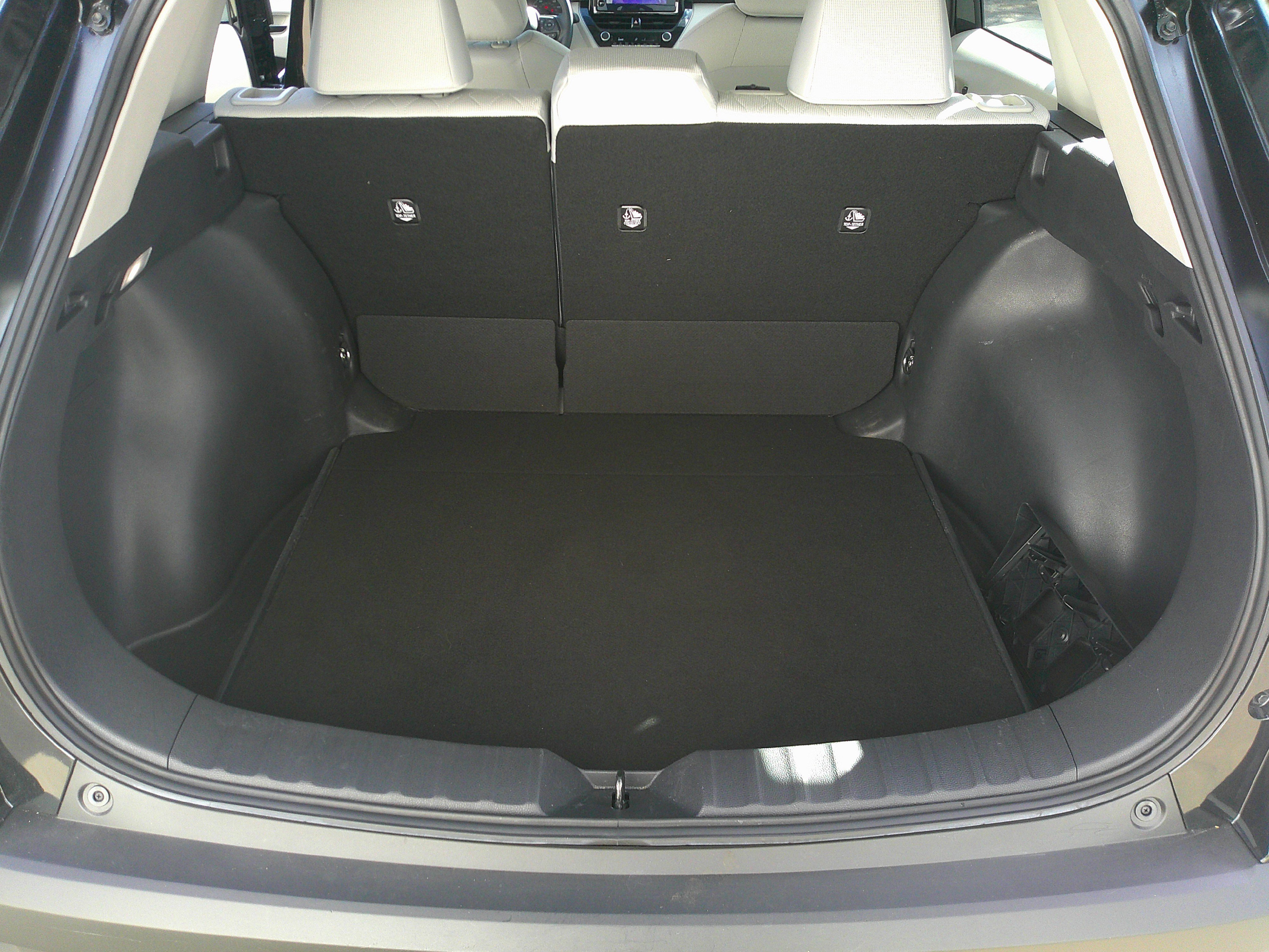 Used 2023 Toyota Corolla Cross L image 32