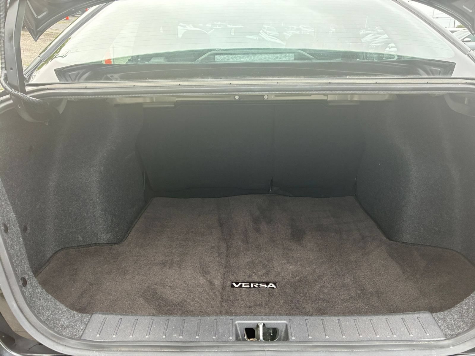 Used 2025 Nissan Versa SV FWD image 25