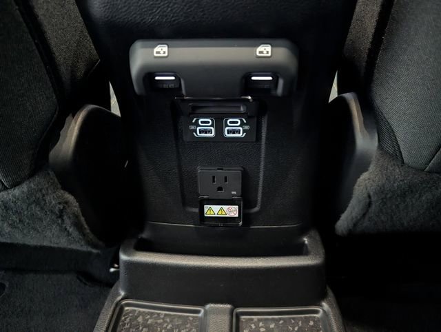 Used 2025 Jeep Wrangler Unlimited Sahara AWD/4WD image 10