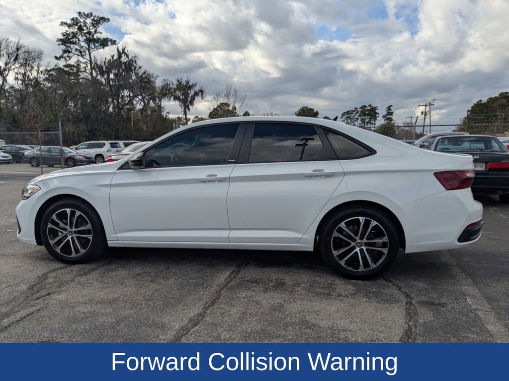Used 2024 Volkswagen Jetta Sport image 8