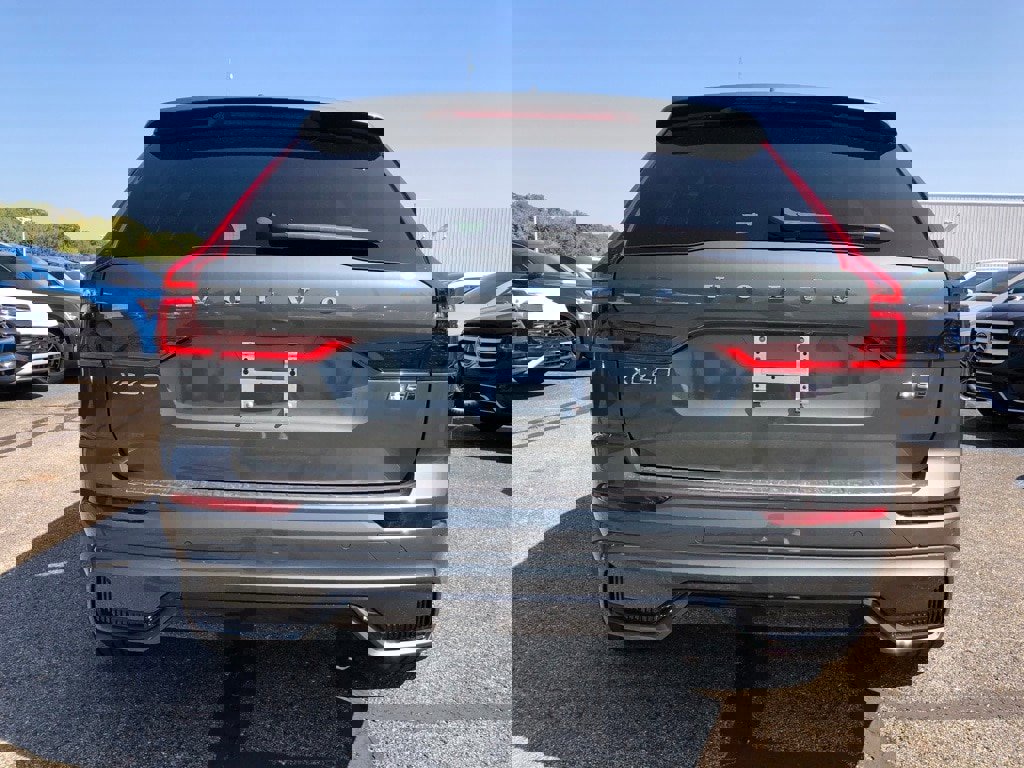 New 2026 Volvo XC60 B5 Plus w/ Protection Package Premier image 5