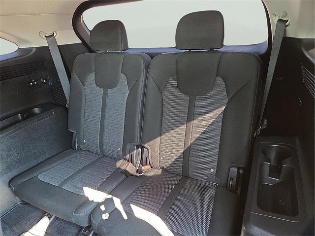 Used 2025 Kia Sorento LX image 12