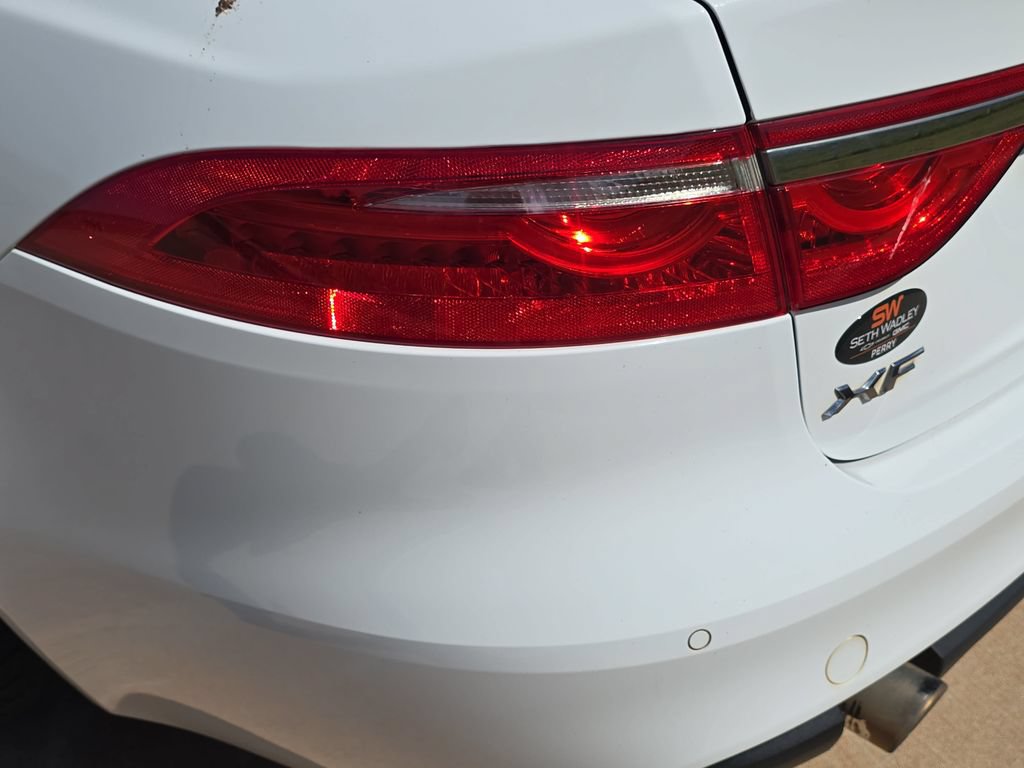 Used 2017 Jaguar XF Prestige RWD image 34