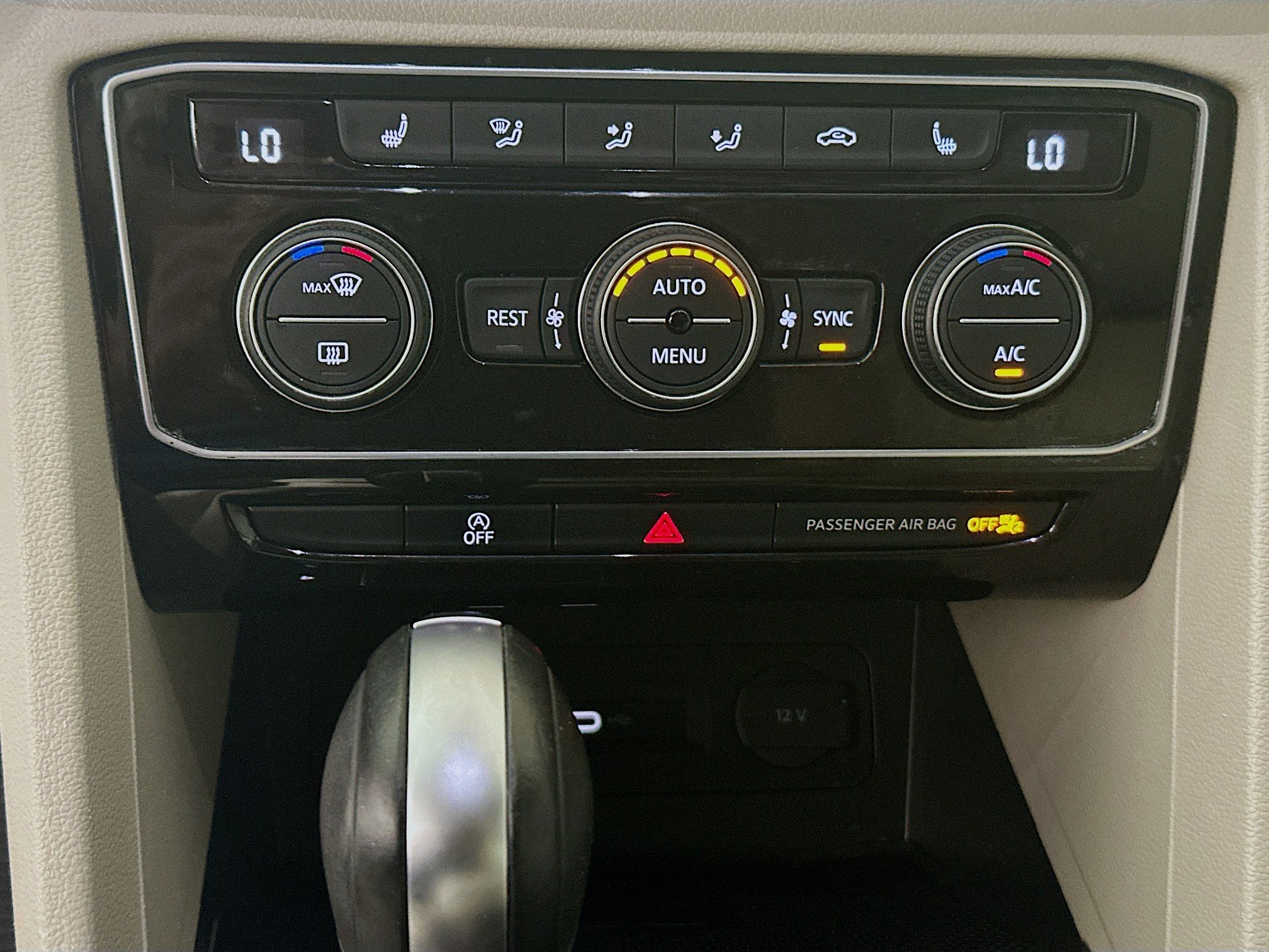 Used 2022 Volkswagen Atlas SEL R-Line AWD/4WD image 23