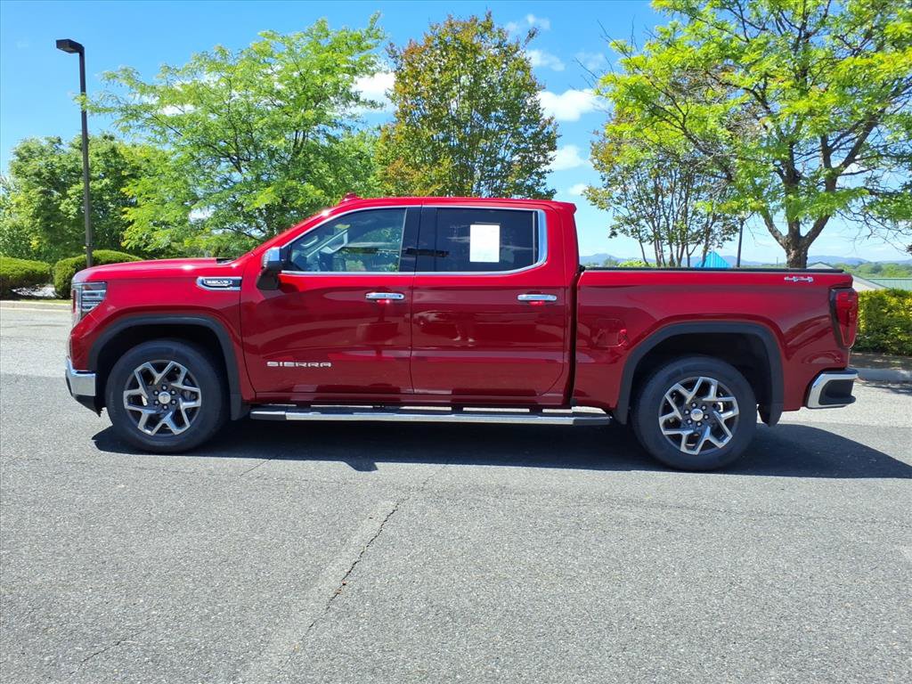 Used 2023 GMC Sierra 1500 SLT w/ SLT Premium Plus Package AWD/4WD image 13