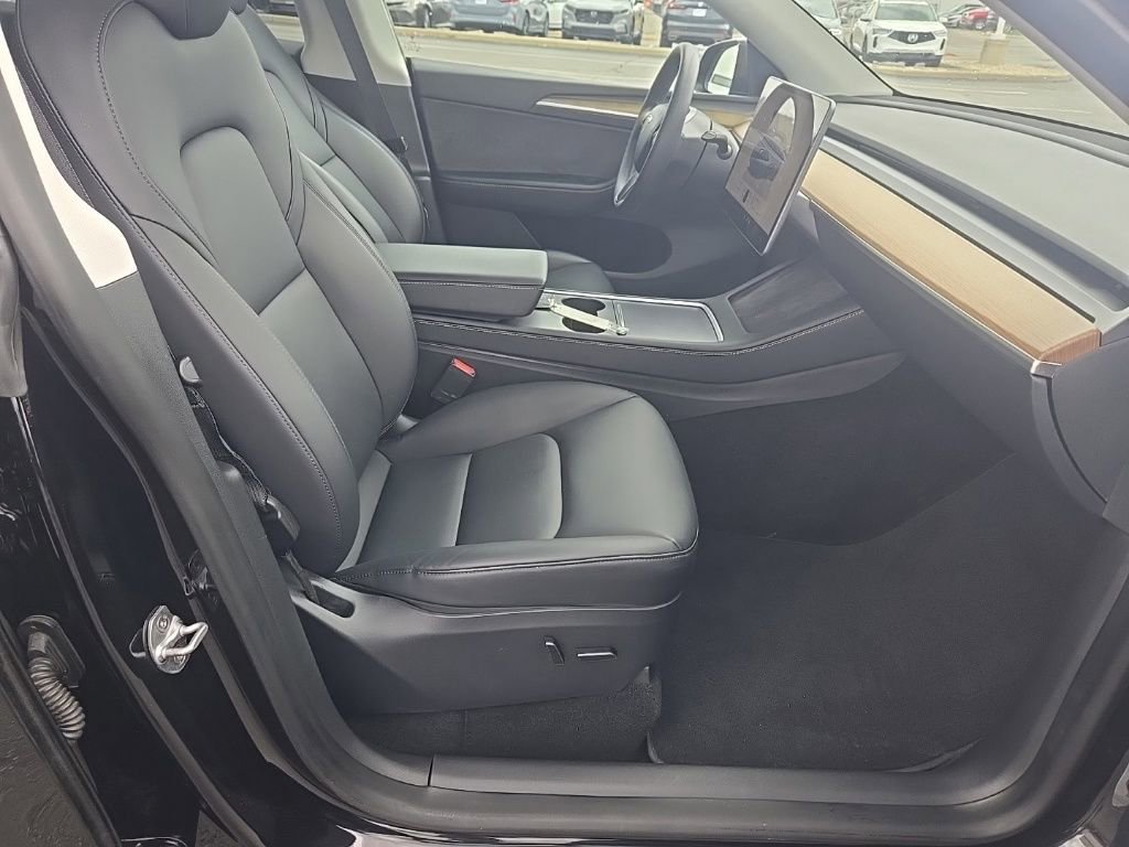 Used 2023 Tesla Model Y Long Range image 28