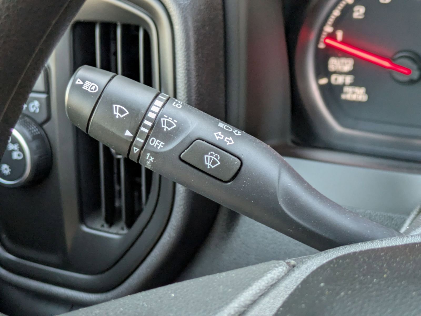 Used 2025 Chevrolet Silverado 1500 W/T RWD image 16