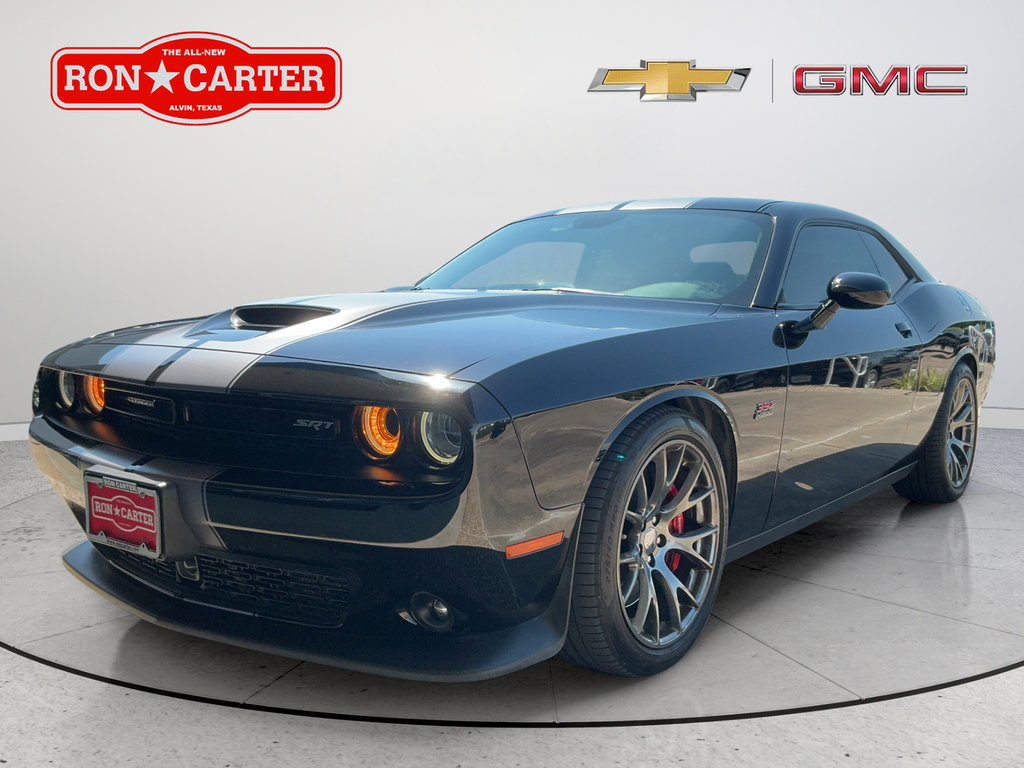 Used 2015 Dodge Challenger SRT w/ Technology Group RWD image 3