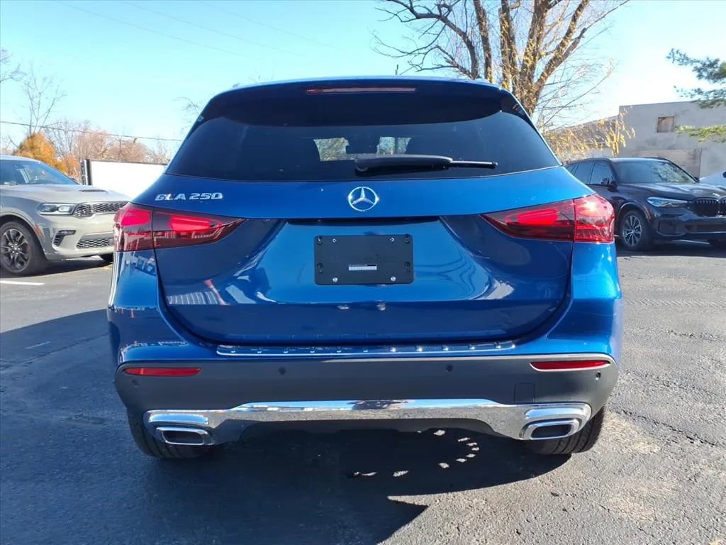 Used 2025 Mercedes-Benz GLA 250 image 4