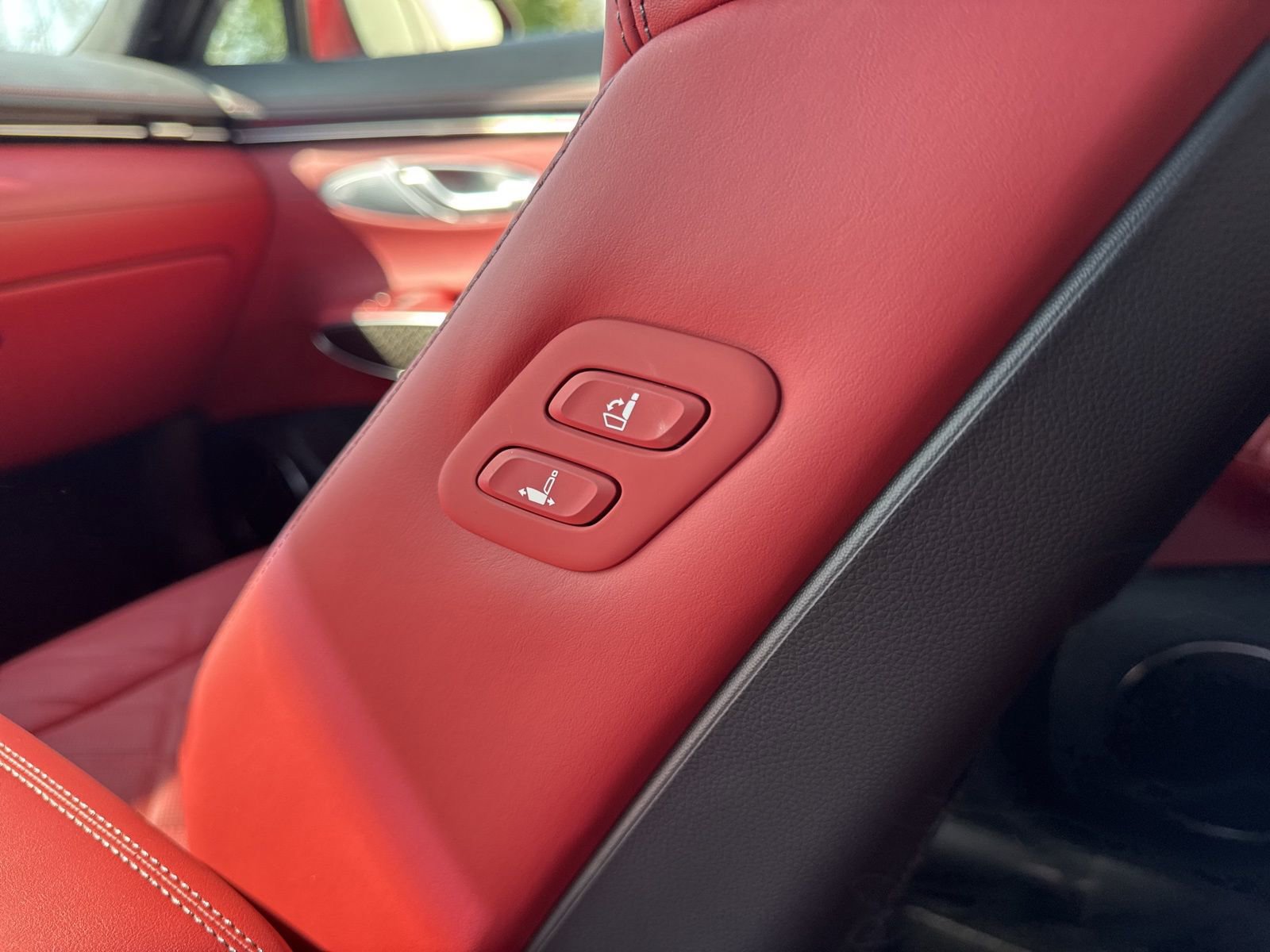 Used 2026 Genesis GV70 3.5T Sport Prestige image 17