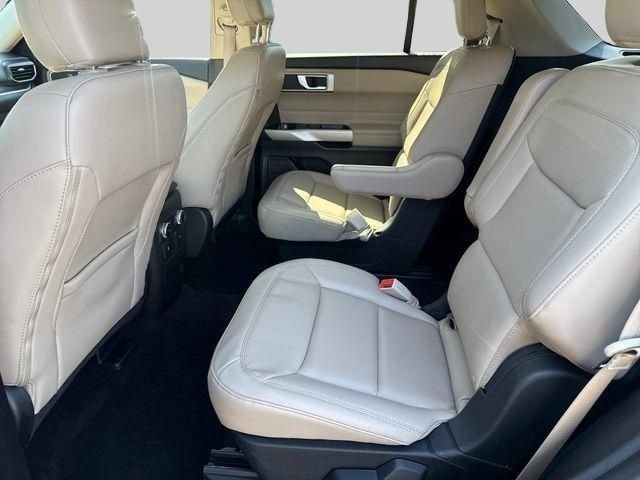 Used 2023 Ford Explorer XLT w/ Equipment Group 202A AWD/4WD image 15