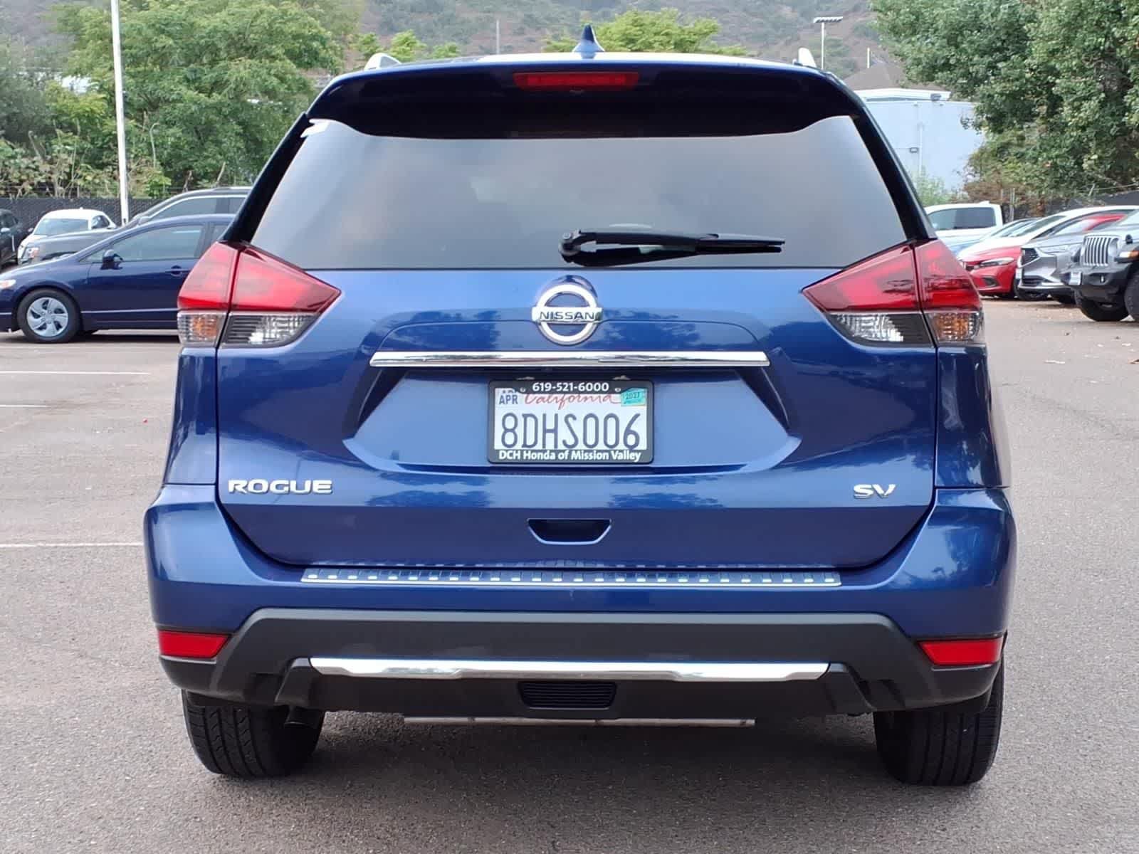 Used 2018 Nissan Rogue SV w/ Sun & Sound Touring Package FWD image 3