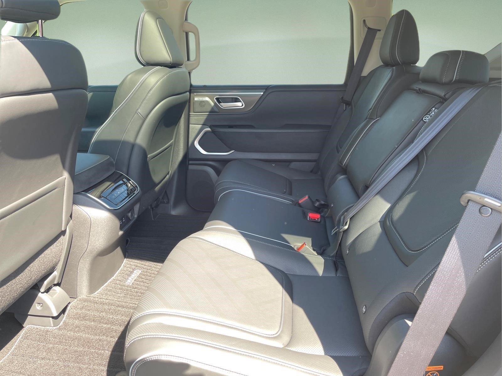 New 2026 INFINITI QX80 Luxe w/ Cargo Package RWD image 17