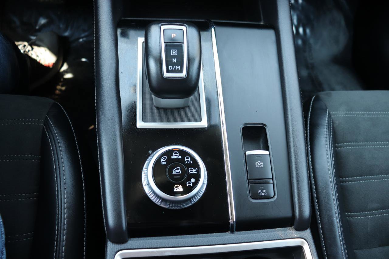 Used 2024 Mitsubishi Outlander AWD image 43