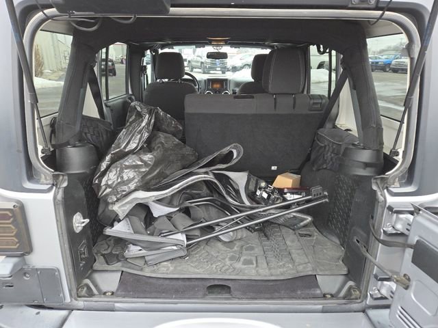 Used 2017 Jeep Wrangler Unlimited Sahara image 19