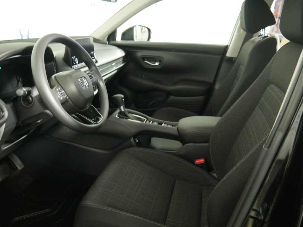 Used 2023 Honda HR-V LX image 15