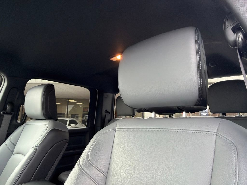 Used 2025 RAM 3500 Tradesman w/ Chrome Appearance Group AWD/4WD image 17