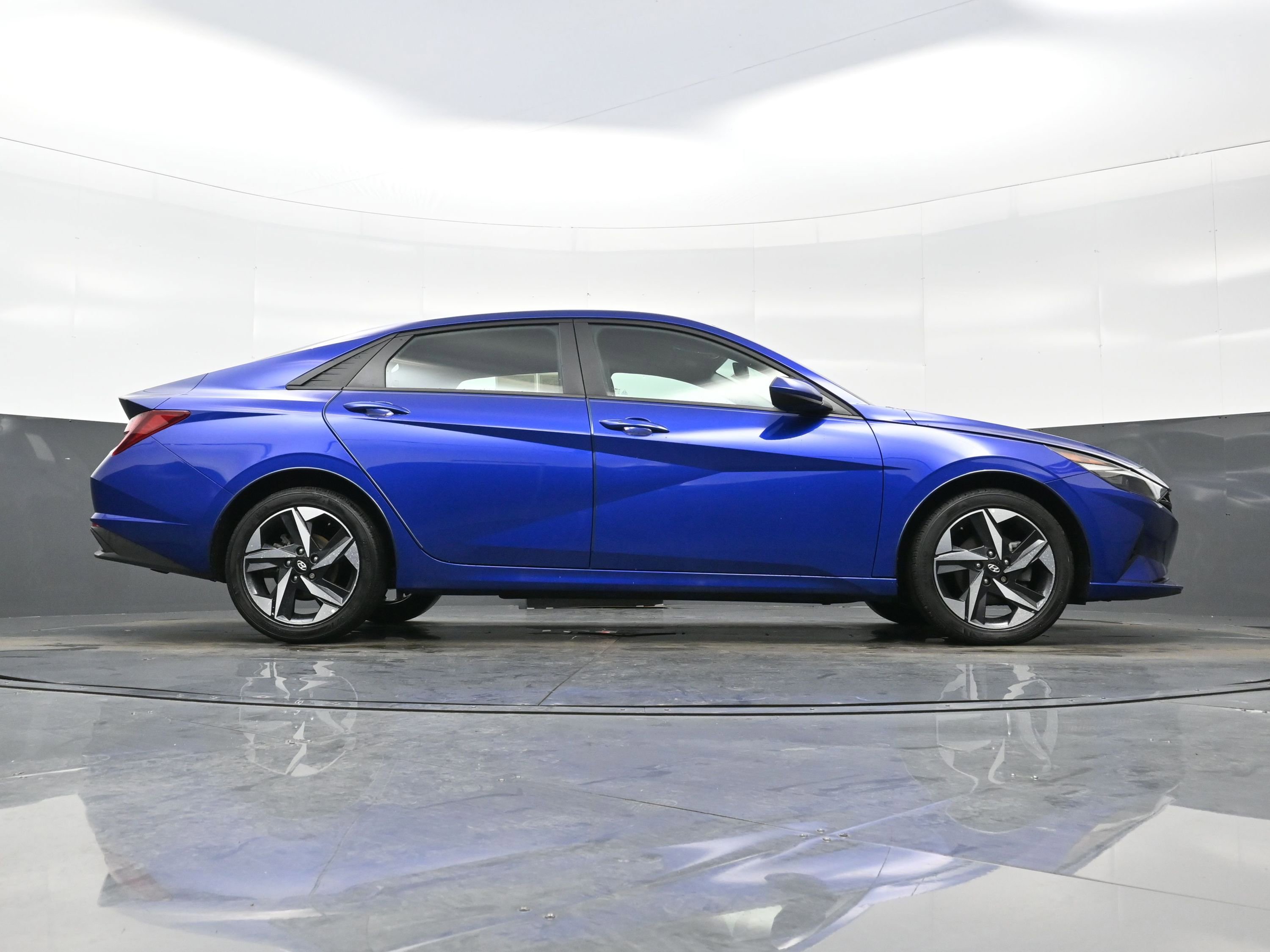 Used 2023 Hyundai Elantra SEL w/ Convenience Package image 30