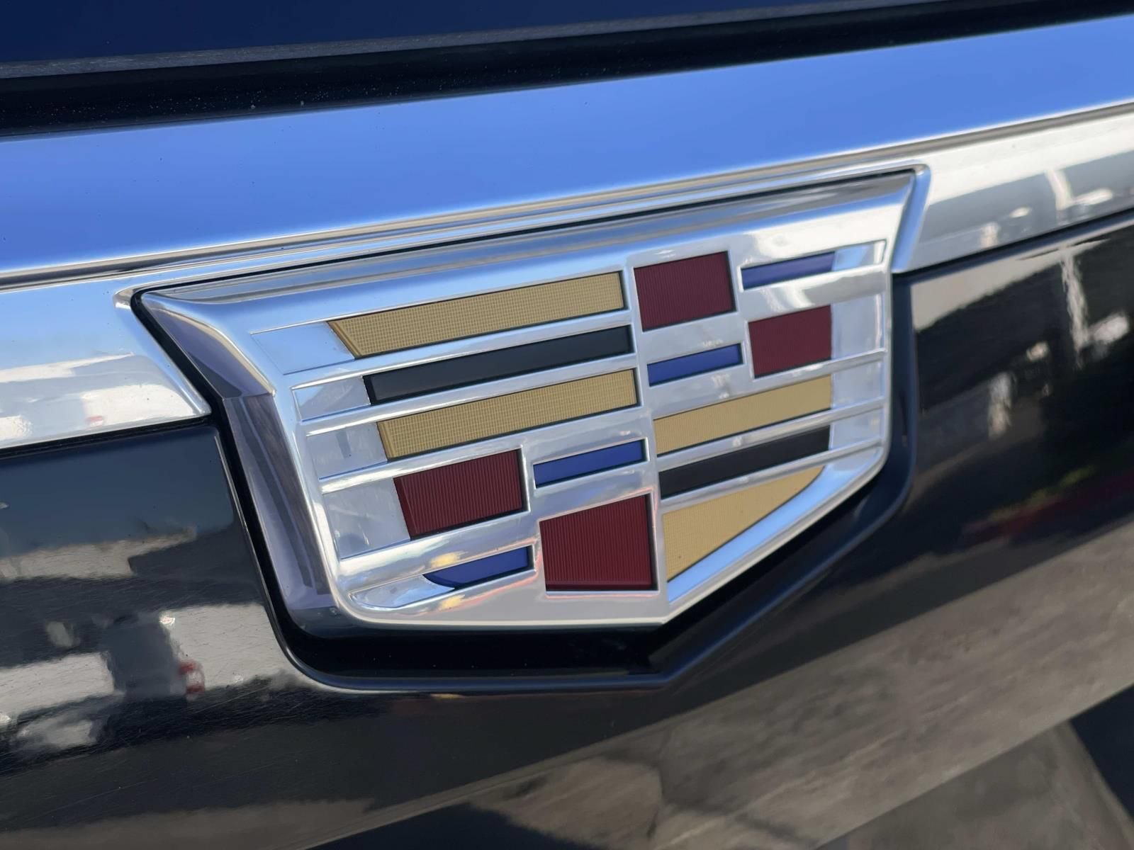 Used 2024 Cadillac Escalade Premium Luxury RWD image 6