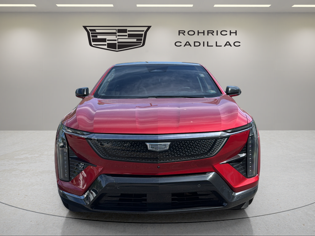 Used 2025 Cadillac Optiq Sport 2 w/ LPO, Floor Liner Package AWD/4WD image 2