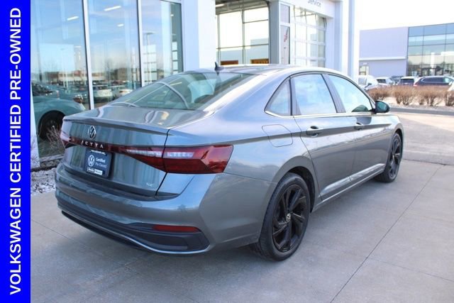 Used 2025 Volkswagen Jetta SE w/ Sunroof Package image 6