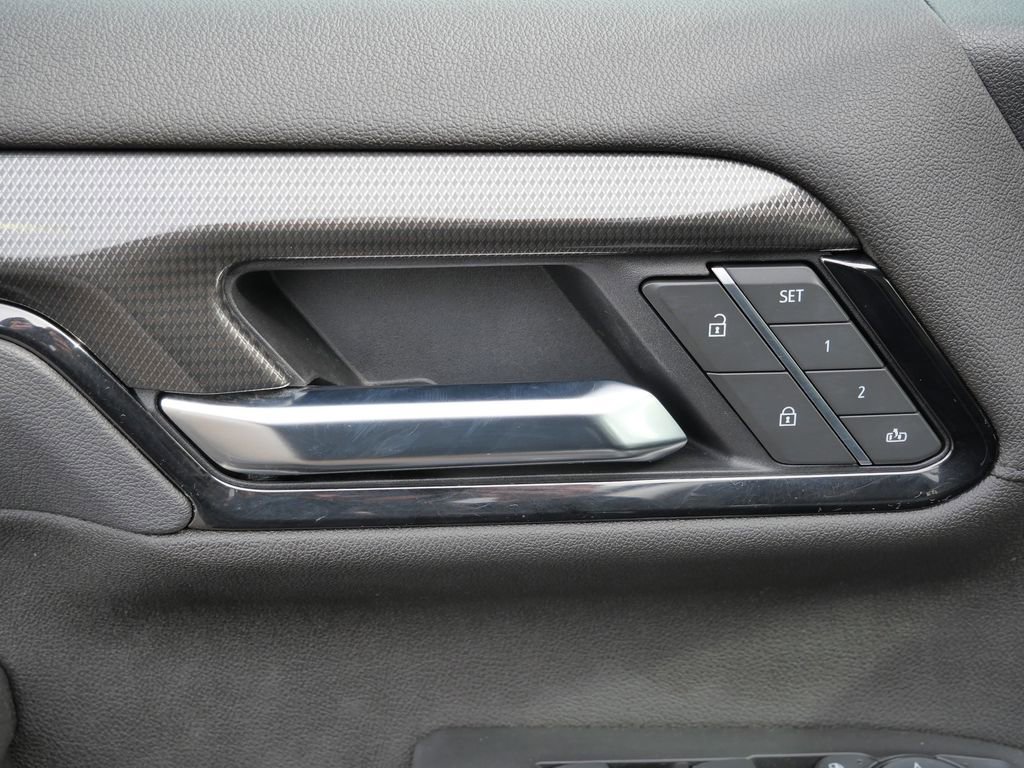 Used 2025 GMC Sierra 2500 AT4 image 35